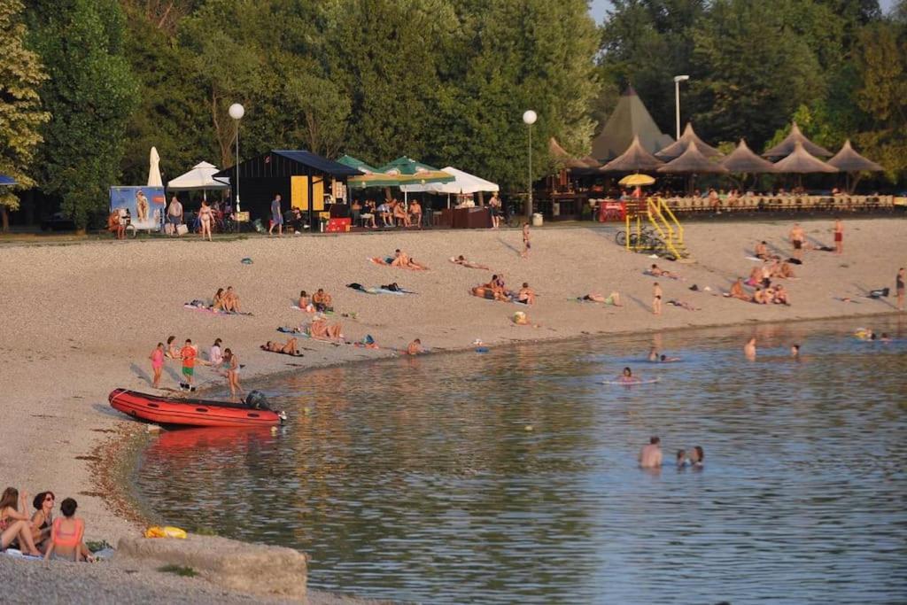 Cozy Donkey - Sporty Lake Apartment ザグレブ エクステリア 写真