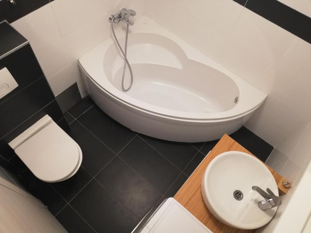 Cozy Donkey - Sporty Lake Apartment, Flexible Check-In, Netflix ザグレブ エクステリア 写真